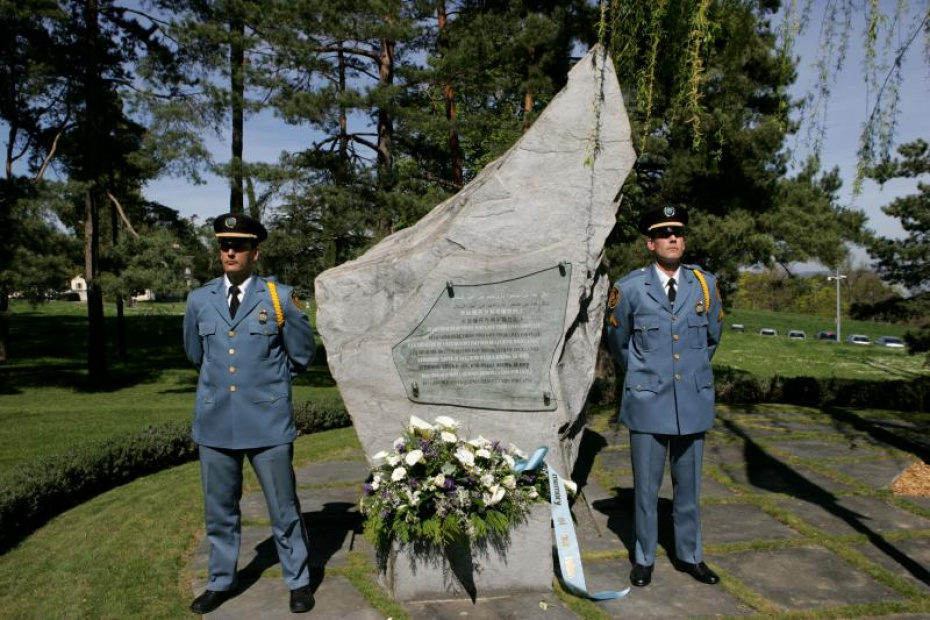 Wreath-laying ceremony in Ariana Park at the Memorial to United Nations staff who have lost their lives in the service of peace, Geneva 6th of April, 2011.