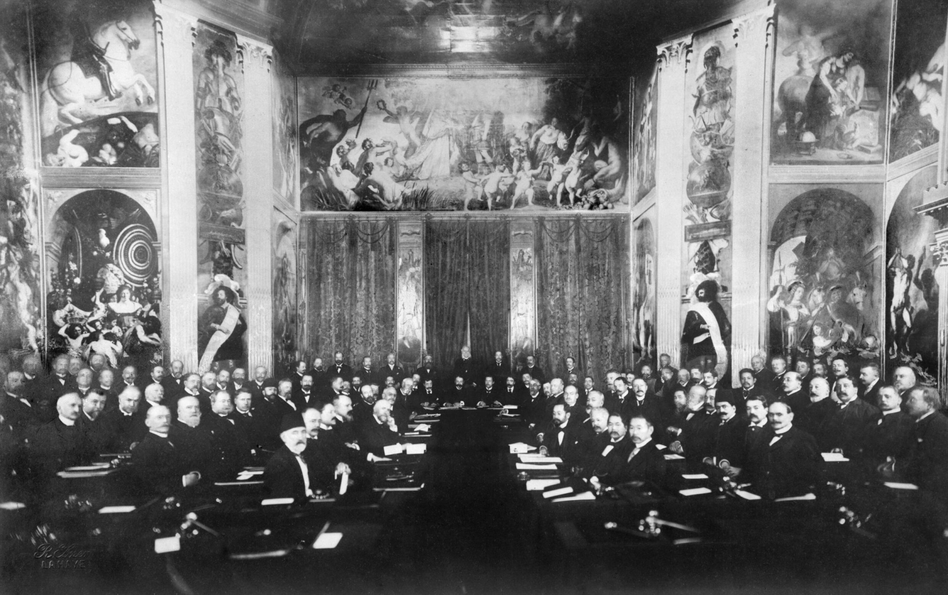 The First Hague Conference in 1899: A meeting in the Orange Hall of Huis ten Bosch palace