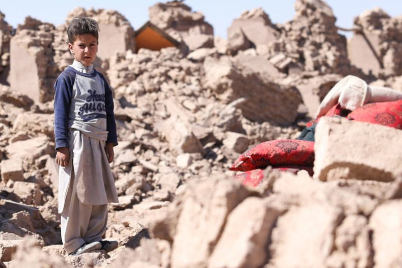 Play video for Afghanistan: Humanitarians scramble to reach survivors of deadly quake - 2.09.25